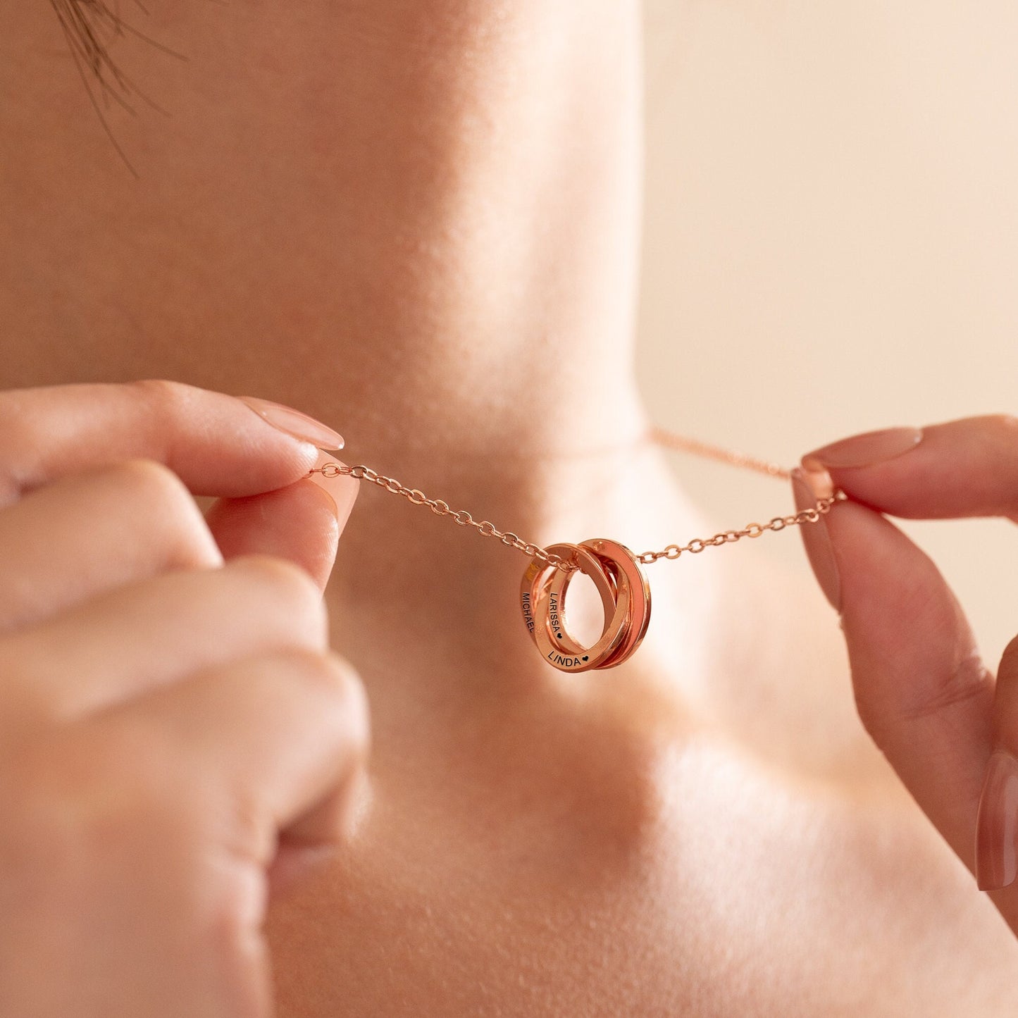 【オーダーメイド】名入れ ネックレス ファミリー インターロッキングサークル ・誕生日ギフト