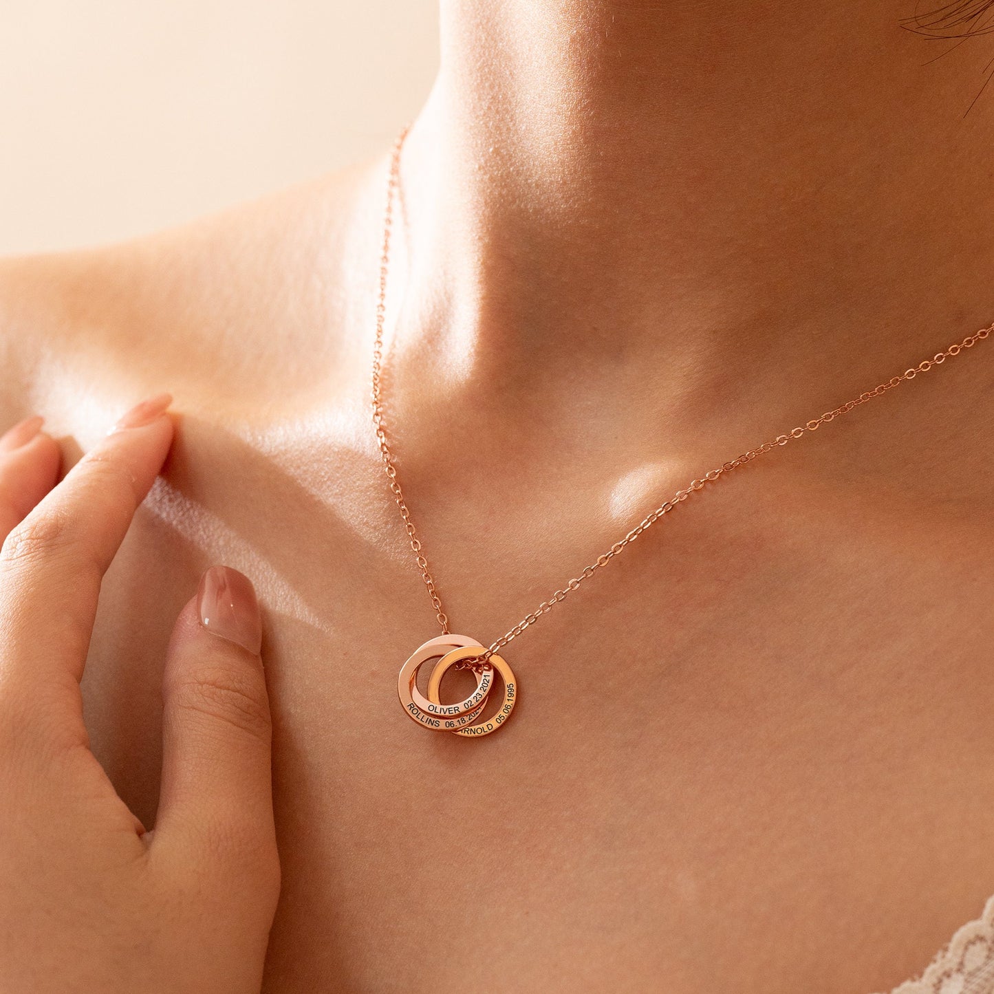 【オーダーメイド】名入れ ネックレス ファミリー インターロッキングサークル ・誕生日ギフト