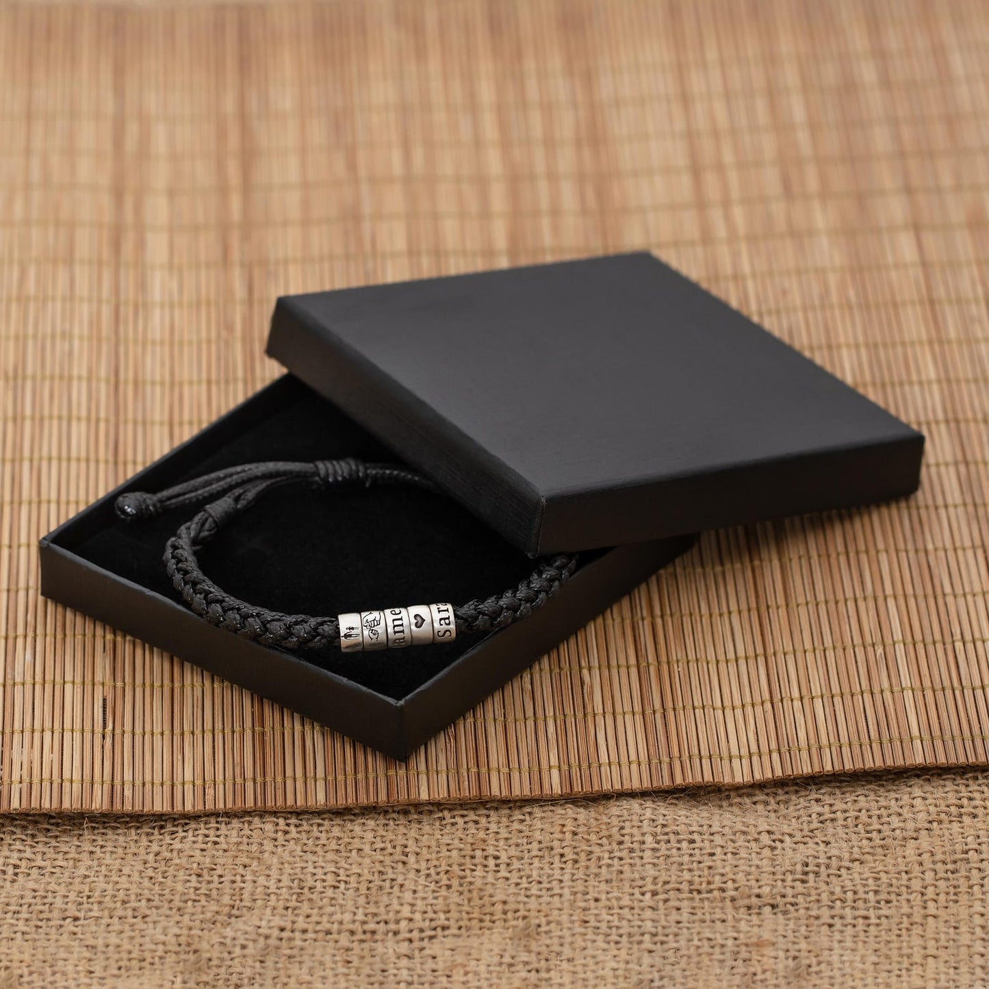 名入れ ブレスレット・家族の名前入り レザーブレスレット バレンタインデー