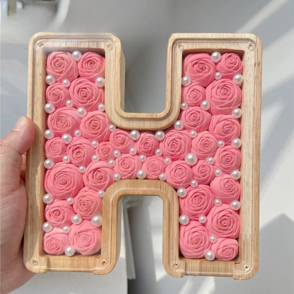 選べるアルファベットフォトフレーム - 手作りフラワー付き